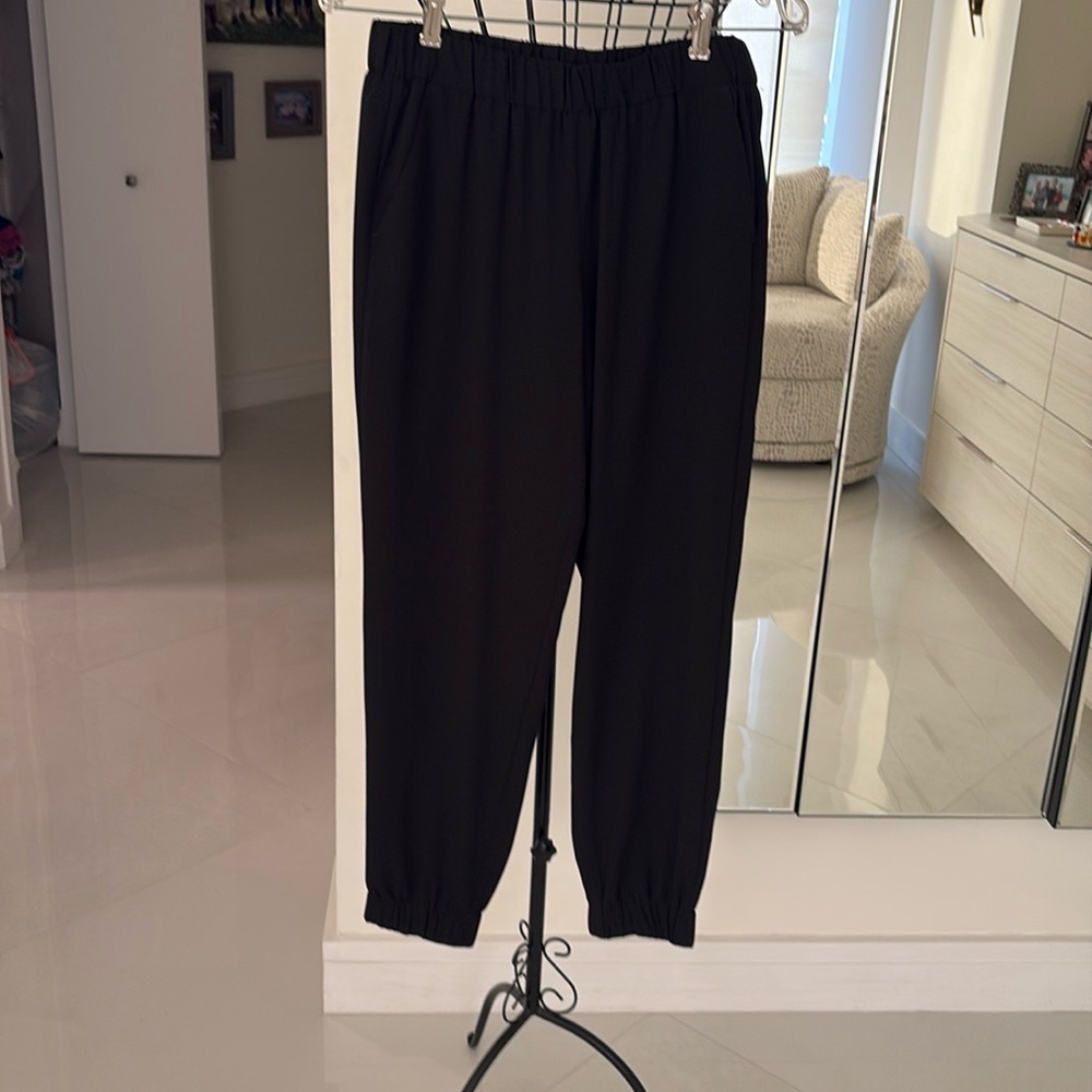 TALBOTS LIGHTWEIGHT WOVEN STRETCH JOGGERS